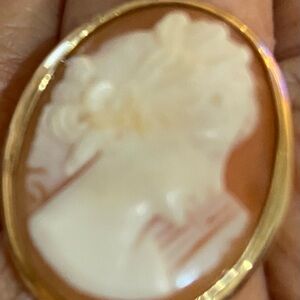 Elegant Gold 14K Genuine Cream Cameo Ring